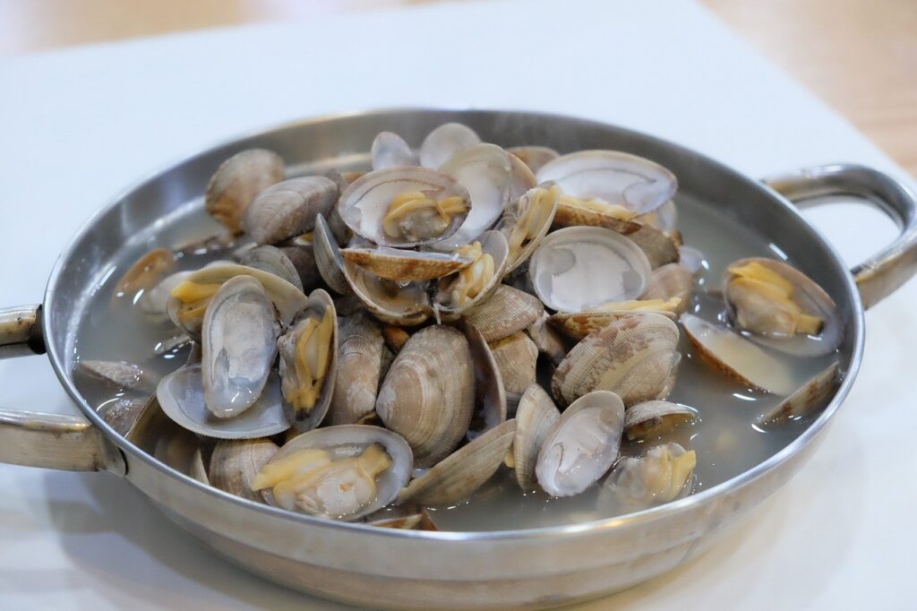 Non depurate / spurgate le vongole in acqua e sale!