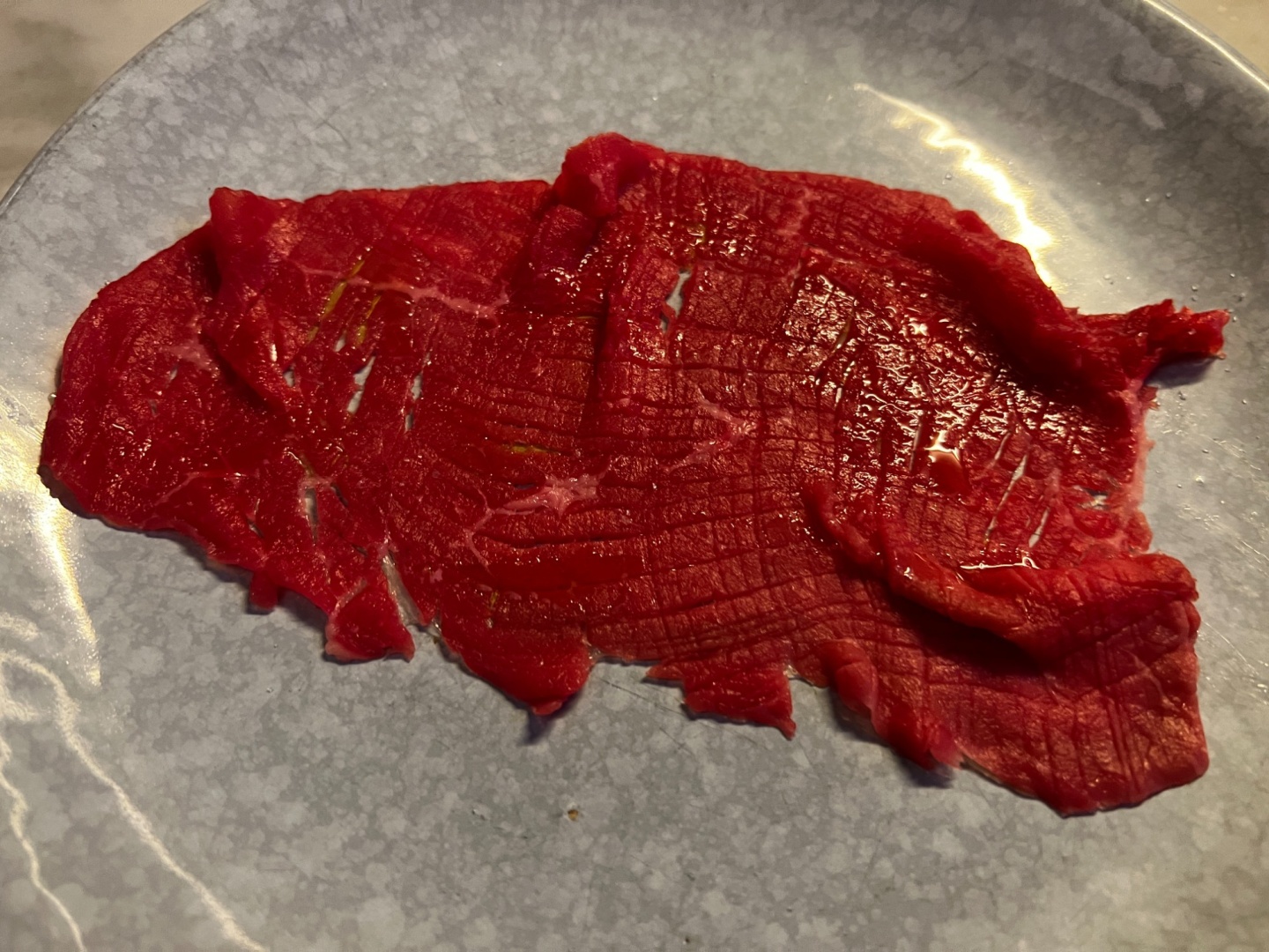 Una fase della lavorazione della carne