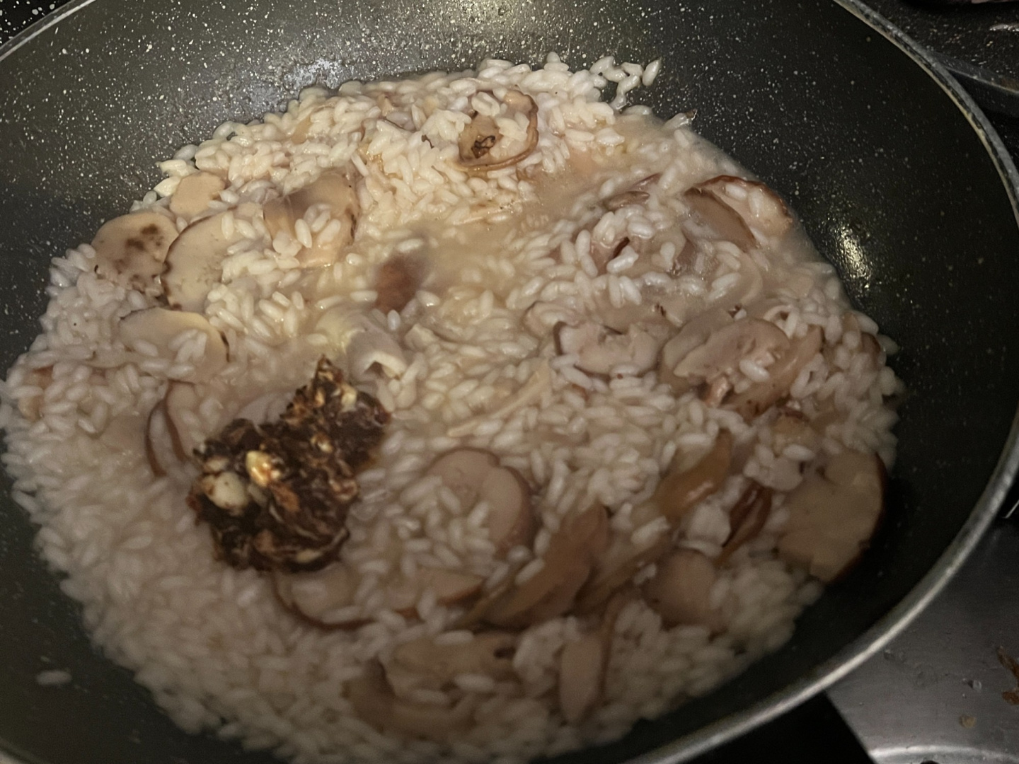 Risotto con porcini: dal brodo alla mantecatura con burro-miso