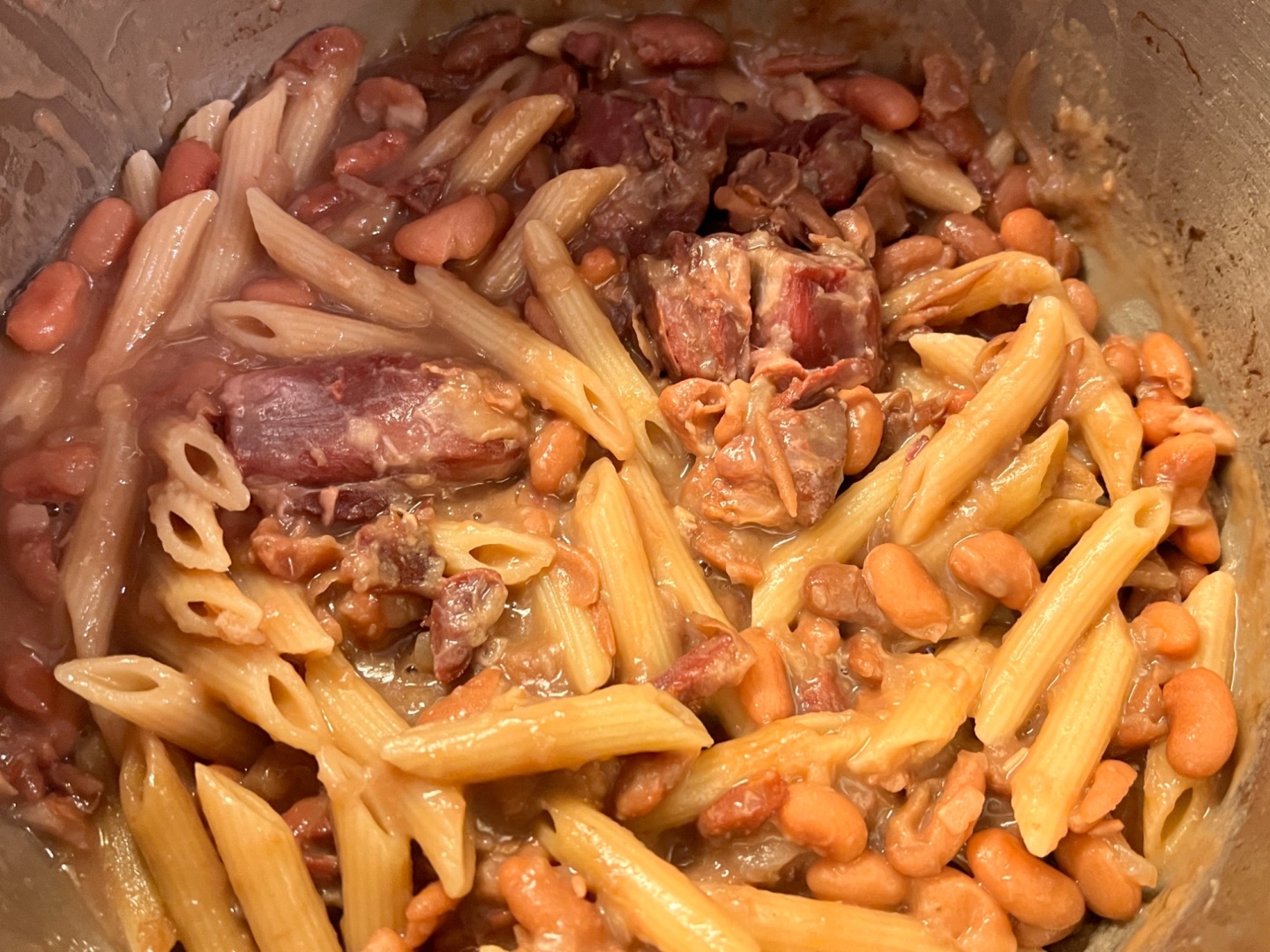 Pasta e fagioli con prosciutto crudo: la pasta