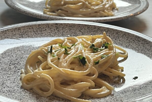 Spaghetti in salsa di bottarga e stracciatella