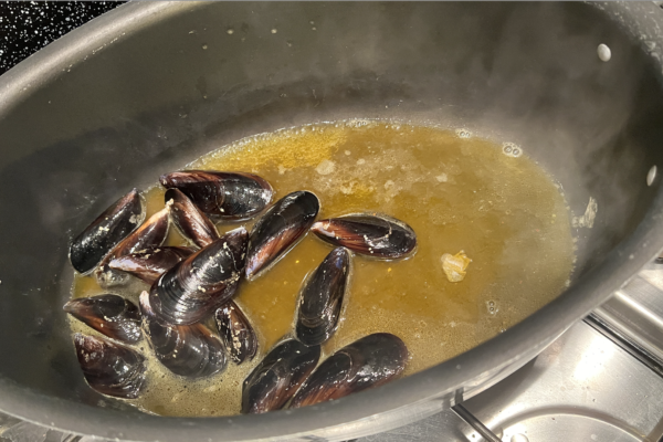 Zuppa di cozze al burro e zafferano