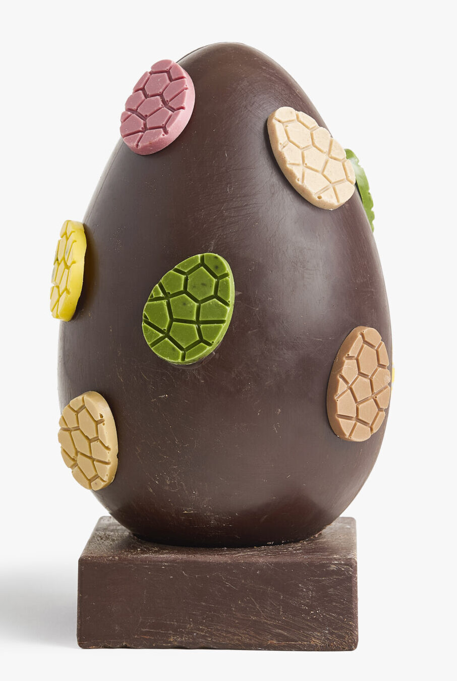 Pasqua 2025: le preziose uova artistiche al cioccolato firmate Enrico Rizzi