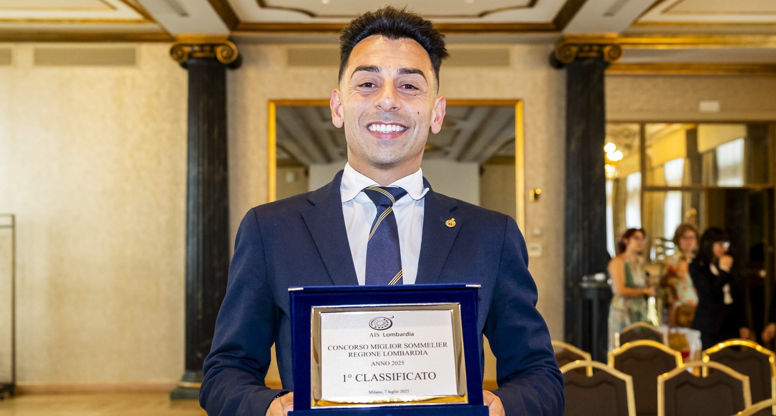 Cristian Russomanno come Miglior Sommelier della Lombardia 2025