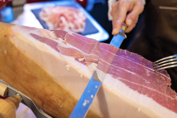 Prosciutto di San Daniele: formazione, turismo e oltre un miliardo di euro di valore per il Friuli