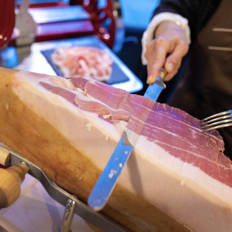 Prosciutto di San Daniele: formazione, turismo e oltre un miliardo di euro di valore per il Friuli
