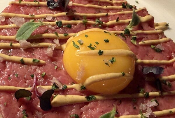 la tartare con il tuorlo