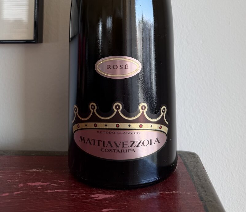 Mattia Vezzola Rosé, il Metodo Classico Costaripa