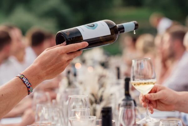 Sette vini bianchi per brindare a settembre