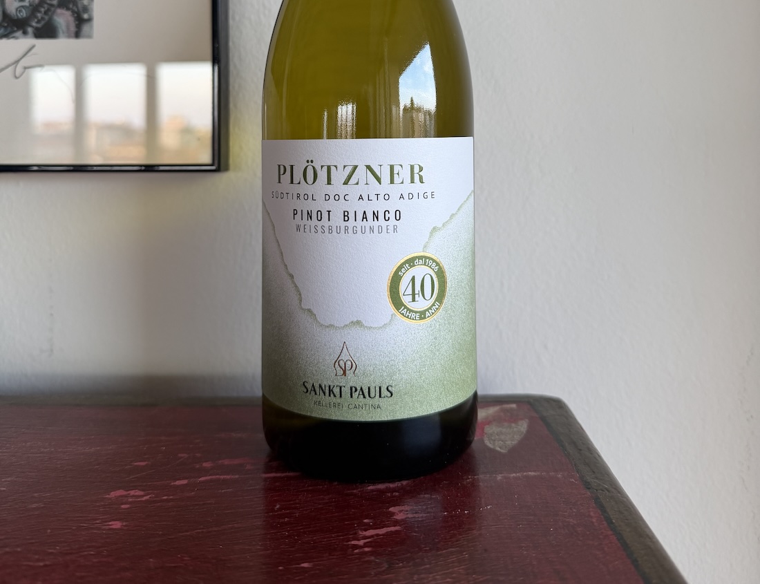 Etichetta celebrativa dei 40 anni del Plötzner Pinot Bianco 2025